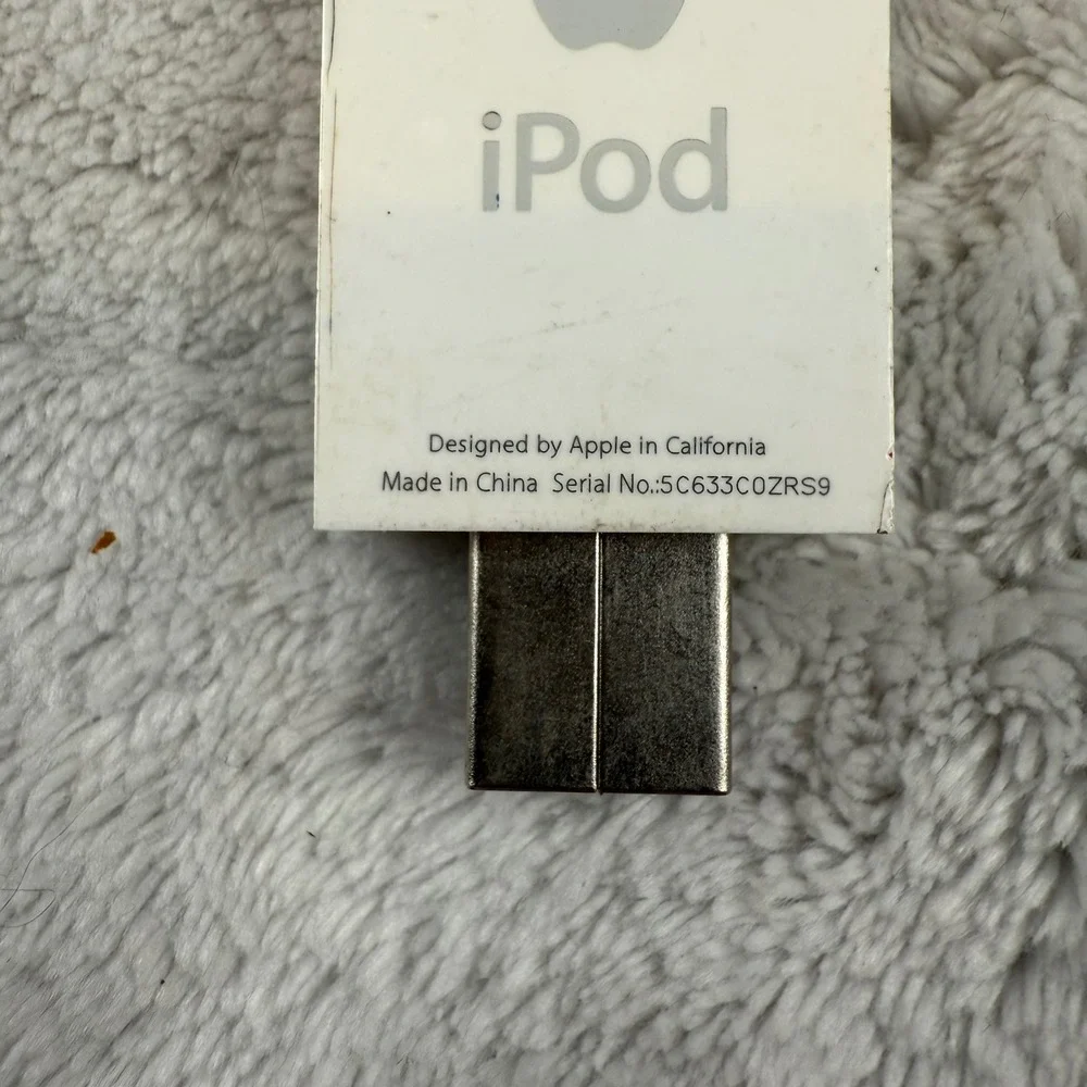 Apple iPod Shuffle 1st Gen 512MB Silver Digital‎ Music Player Portable